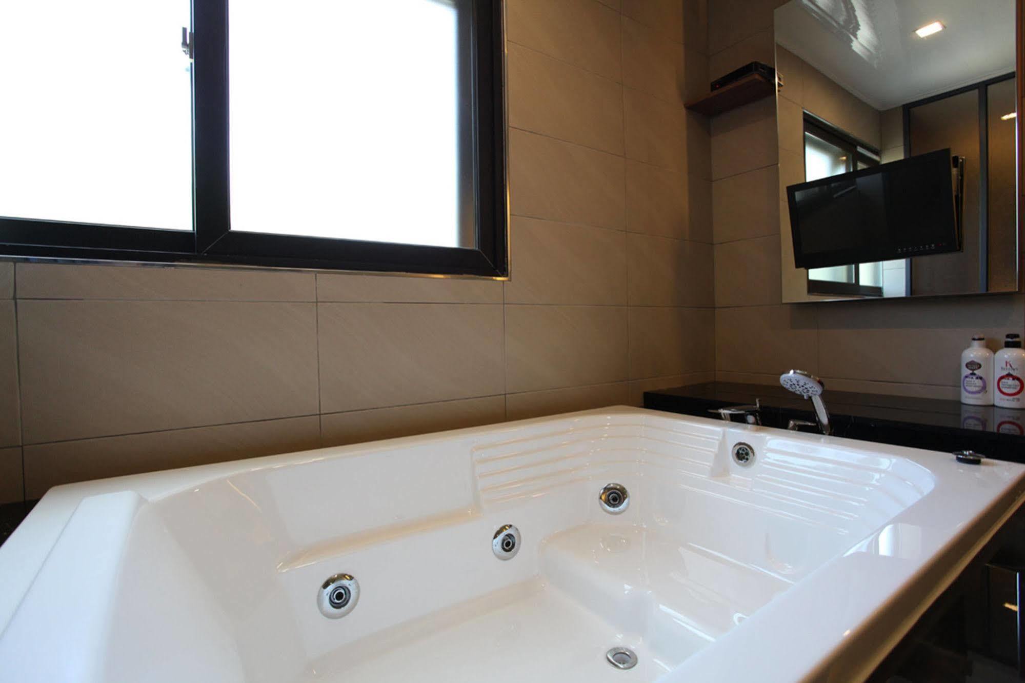 Drive In Hotel Tiamo Pocheon Exterior foto